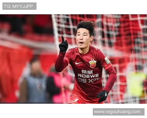 中国足球明星武磊带领新一代球员冲击国际赛场的辉煌未来 中国足球明星武磊带领新一代球员冲击国际赛场的辉煌未来