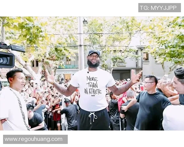 多位知名足球球星相继退役引发球迷集体怀旧热潮 多位知名足球球星相继退役引发球迷集体怀旧热潮