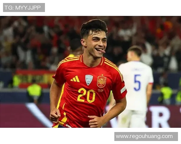 7号足球球星有哪些著名球员参加过国际赛事与俱乐部比赛的精彩表现